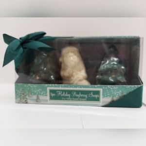 NIB the vermont country store 3 pc. holiday bayberry soaps pine trees & Santa.